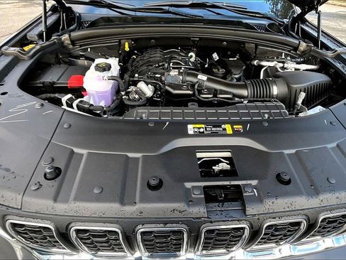 New 2025 Jeep Grand Cherokee Laredo X w/ Luxury Tech Group I image 11