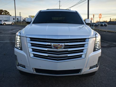 Used 2018 Cadillac Escalade Platinum image 3