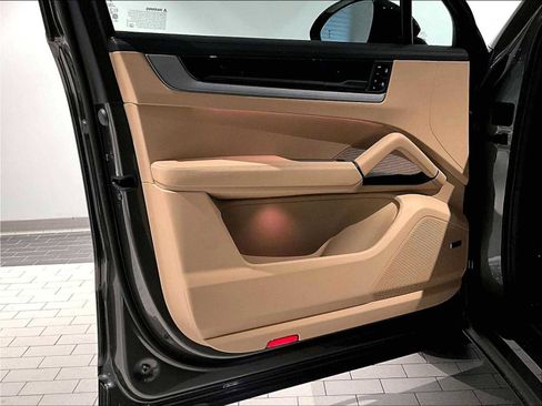 New 2026 Porsche Cayenne E-Hybrid image 23