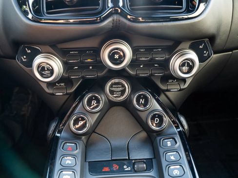 Used 2019 Aston Martin V8 Vantage Coupe RWD image 33