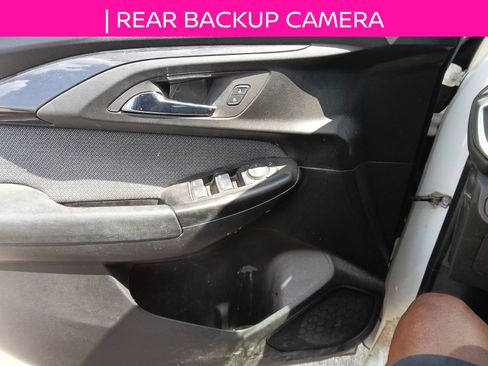 Used 2023 Chevrolet TrailBlazer LS FWD image 11
