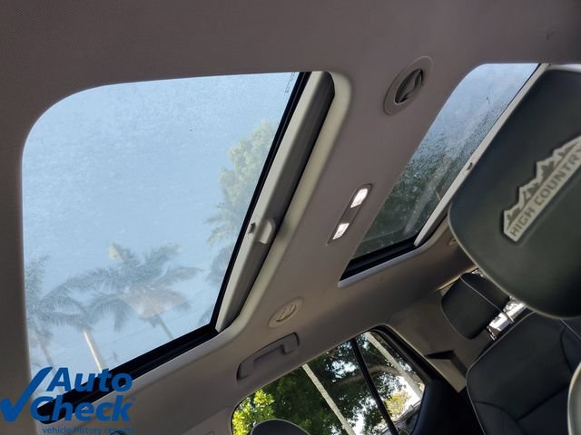 Certified 2021 Chevrolet Traverse High Country FWD image 23