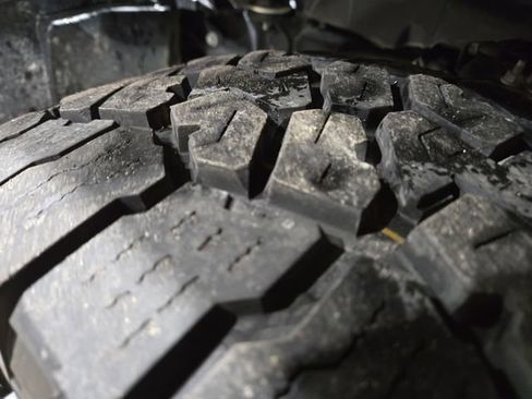 Used 2024 Jeep Gladiator Mojave w/ Convenience Group image 9