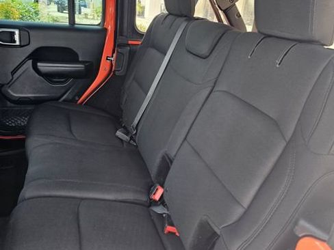 Used 2018 Jeep Wrangler Unlimited Sport S AWD/4WD image 22