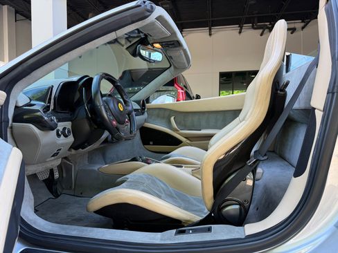 Used 2012 Ferrari 458 Spider image 28