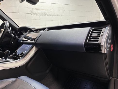 Used 2018 Land Rover Range Rover Sport HSE Dynamic image 32