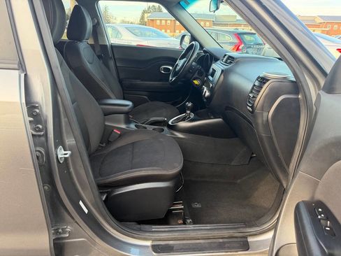 Used 2015 Kia Soul Base 4dr Crossover 6A image 10