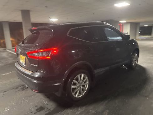 Used 2020 Nissan Rogue Sport SV image 13