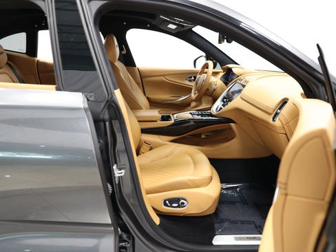 Used 2021 Aston Martin DBX AWD/4WD image 94