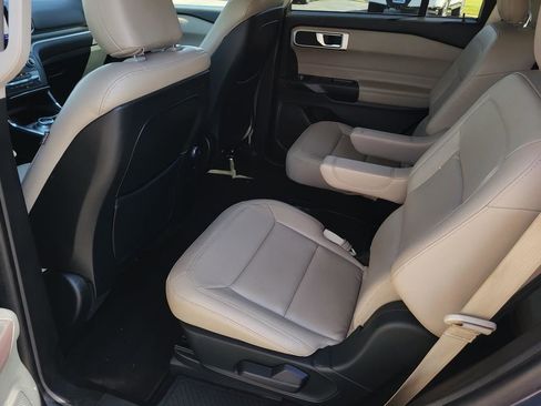 Used 2020 Ford Explorer XLT w/ Equipment Group 202A image 14