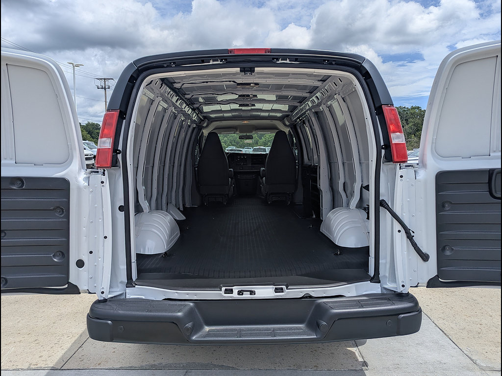 New 2026 GMC Savana 2500 Extended w/ Safety Package RWD image 16