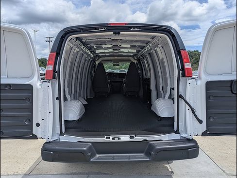 New 2026 GMC Savana 2500 Extended w/ Safety Package RWD image 16