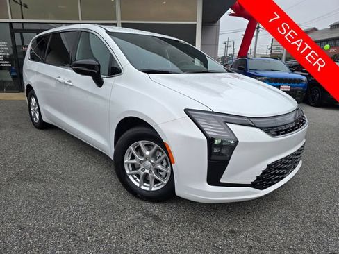 New 2027 Chrysler Pacifica Select FWD image 2