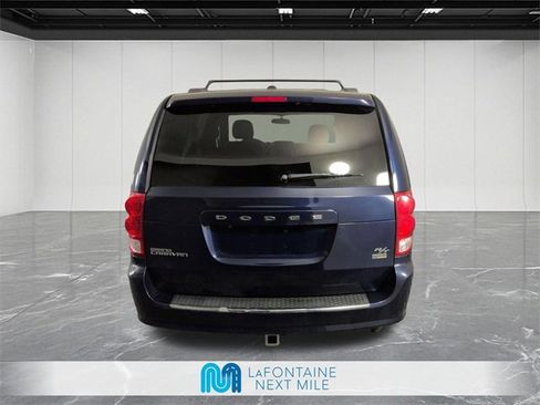 Used 2014 Dodge Grand Caravan R/T image 4