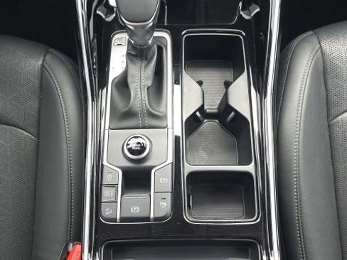 Used 2023 Kia Sorento SX image 40