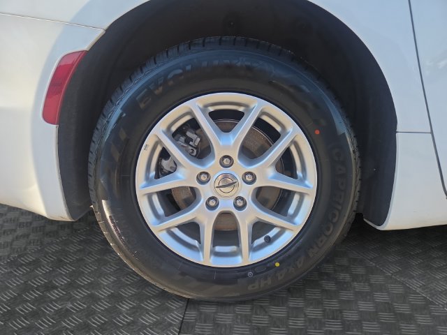 Used 2024 Chrysler Pacifica Touring-L FWD image 35