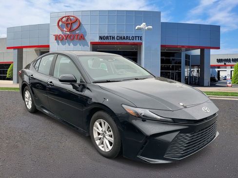 Used 2025 Toyota Camry LE image 1