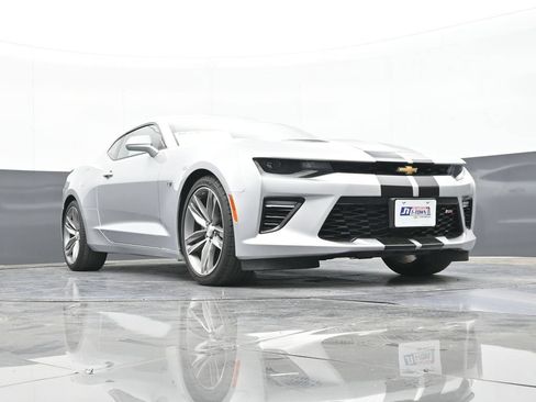 Used 2018 Chevrolet Camaro SS RWD image 48