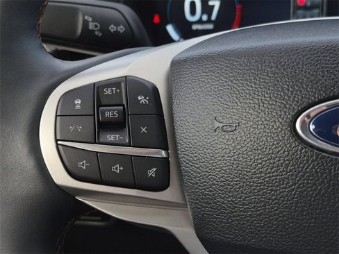 Used 2025 Ford Explorer Active image 22