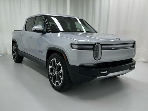 Used 2025 Rivian R1T Adventure Dual AWD/4WD image 1