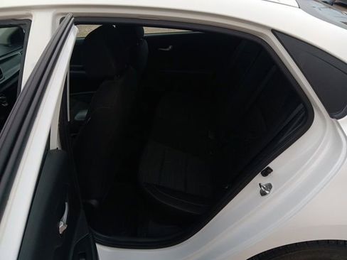 Used 2019 Kia Rio S image 21