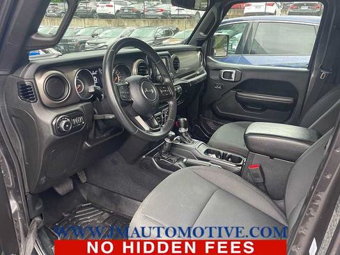 Used 2019 Jeep Wrangler Unlimited Sport S AWD/4WD image 2