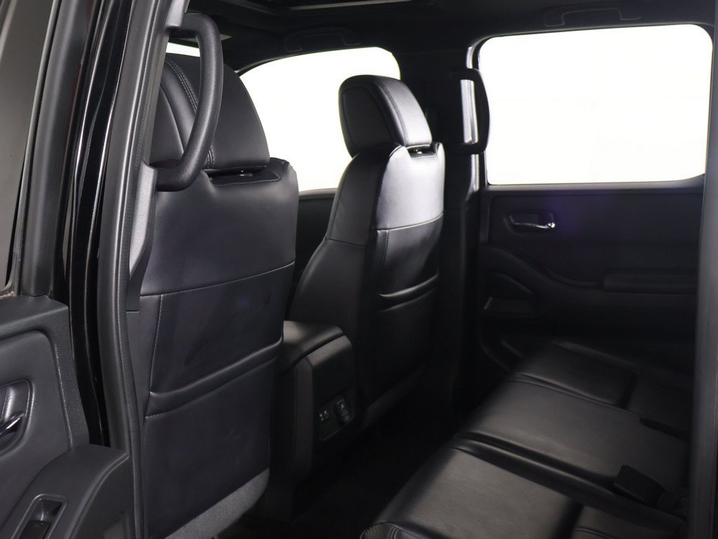 Used 2022 Nissan Frontier PRO-4X AWD/4WD image 30