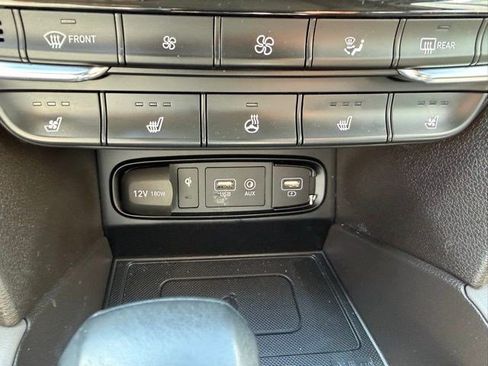 Used 2020 Hyundai Santa Fe Limited image 31