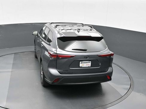 Used 2024 Toyota Highlander XLE image 22