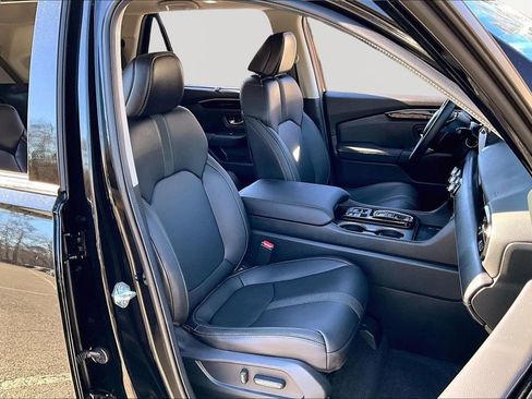 Used 2024 Honda Pilot Touring image 23