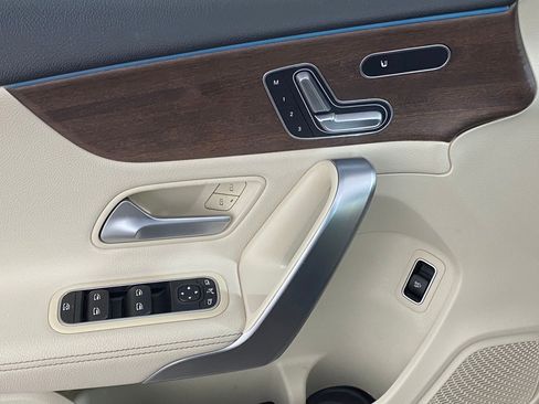 Used 2022 Mercedes-Benz A 220 4MATIC image 24