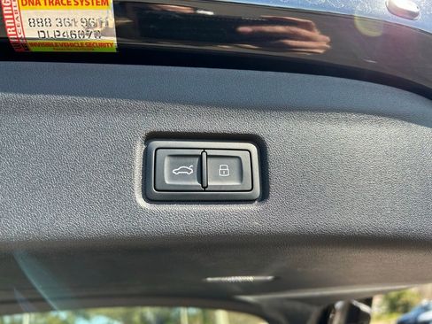 Used 2025 Audi Q6 e-tron Premium w/ Convenience Package image 58