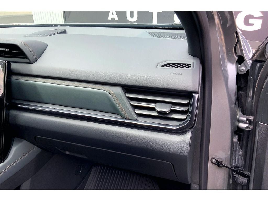 Used 2026 GMC Terrain AT4 w/ Convenience Package III AWD/4WD image 18