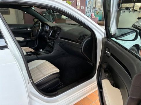 Used 2021 Chrysler 300 S image 35