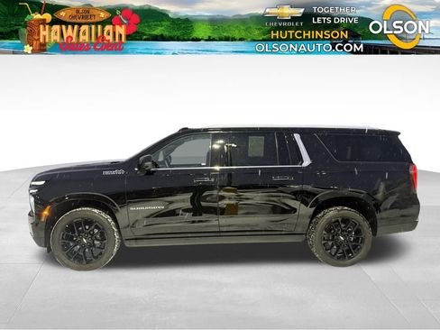 Certified 2025 Chevrolet Suburban High Country image 2