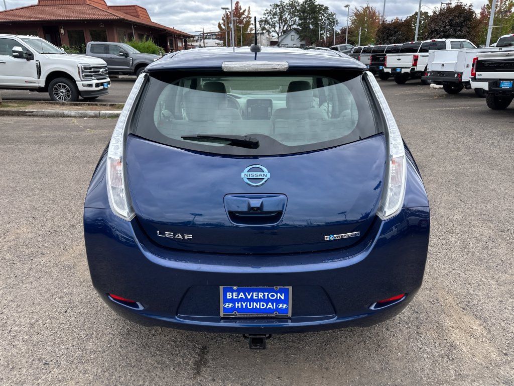 Used 2017 Nissan Leaf SV FWD image 5