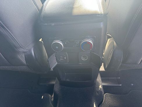 Used 2021 Ford Explorer XLT AWD/4WD image 24