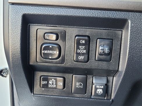 Used 2020 Toyota Tundra SR5 image 29