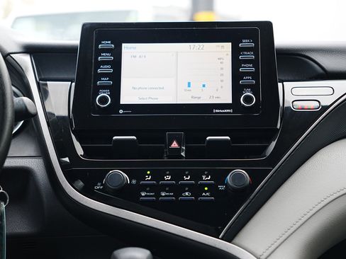 Used 2021 Toyota Camry LE w/ Carpet Mat Package (TMS) image 17