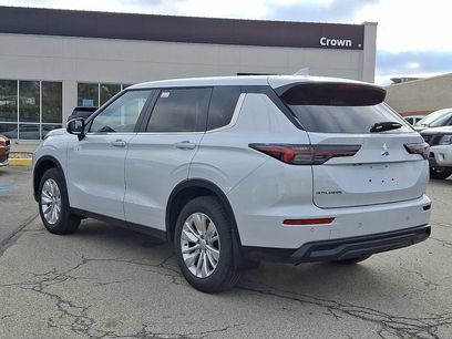 New 2026 Mitsubishi Outlander ES