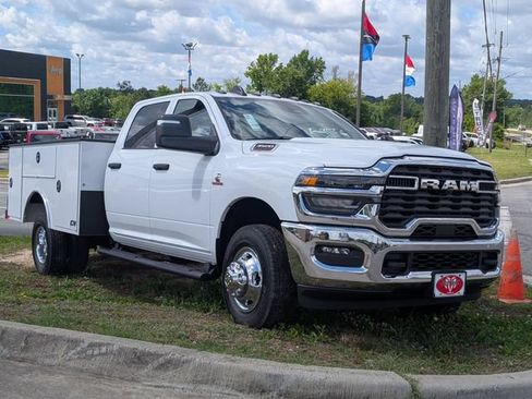 New 2026 RAM 3500 Tradesman w/ Chrome Appearance Group A AWD/4WD image 2