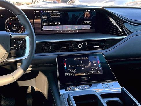 Used 2025 INFINITI QX80 Luxe w/ Cargo Package image 8