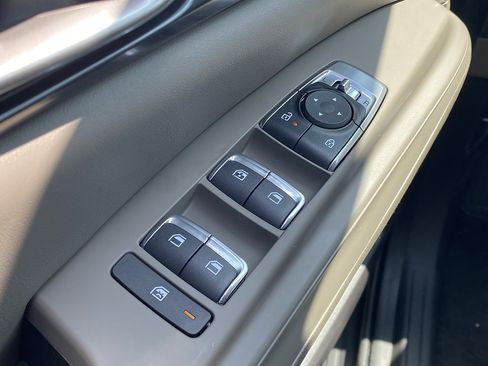 New 2026 Kia Carnival LXS FWD image 11