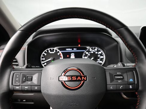 Used 2025 Nissan Rogue SV AWD/4WD image 12