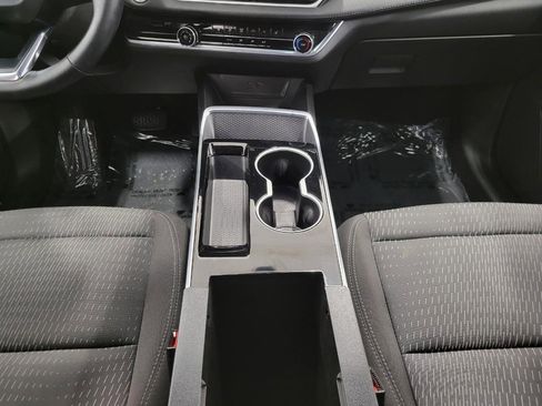 Used 2025 Chevrolet Equinox LT image 18