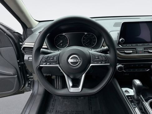 Used 2023 Nissan Altima 2.5 SV image 12