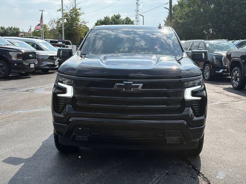 Used 2024 Chevrolet Silverado 1500 High Country w/ Midnight Edition AWD/4WD image 2