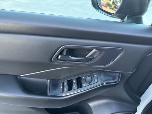 Used 2024 Nissan Rogue S image 13