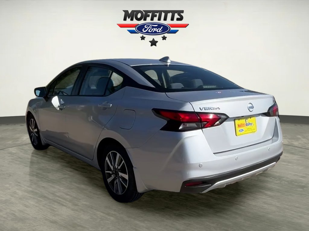 Used 2020 Nissan Versa SV FWD image 3