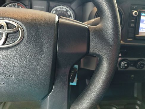 Used 2017 Toyota Tacoma SR w/ Tow Package image 12